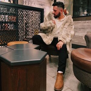 Meet your Posher, Manuel